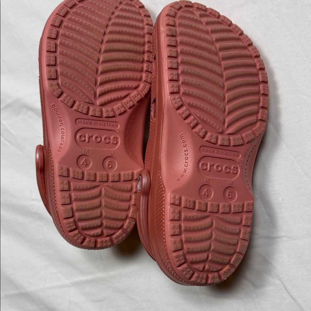 CROCS Women's Sandals in Deep Burgundy women’s6 men4, kids coral/metallic pink - Picture 9 of 16